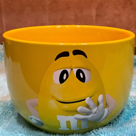 M & M's Collectable set of 4 Ceramic Snack Bowls 2021 - Picture 8 of 8